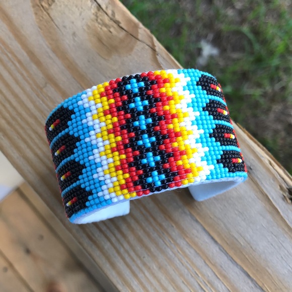 ❌SOLD❌Native American Beaded Bracelet - Picture 2 of 9